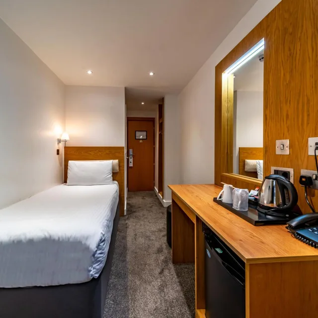 Standard, Single, Central Park Hotel 4/9