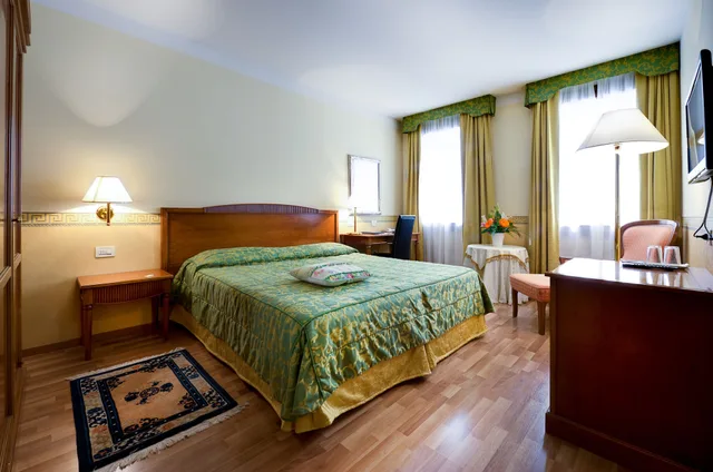 Superior, Double Bed, Hotel Vivit 2/10