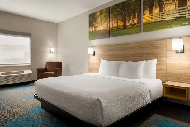 غرفة بسرير كينج لذوي الإعاقة، Days Inn & Suites by Wyndham Prattville-Montgomery 5/10
