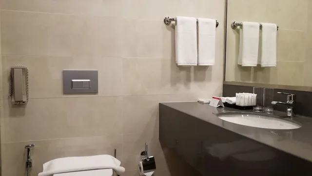 جناح بسرير كينج، ميلينيوم مطار المدينة(Millennium Madinah Airport) 2/4