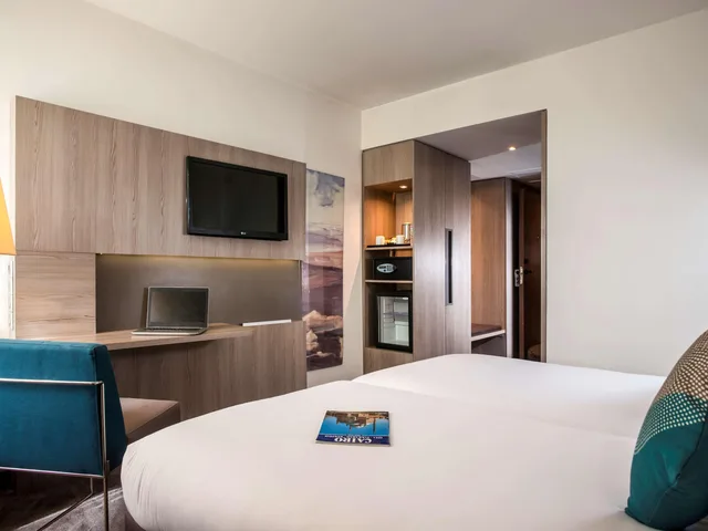 غرفة سوبيريور بسرير مزدوج بإطلالة على المسبح، Novotel Cairo Airport 7/10
