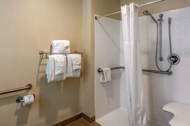 غرفة بسرير كوين لذوي الإعاقة، Comfort Inn Staunton 5/5