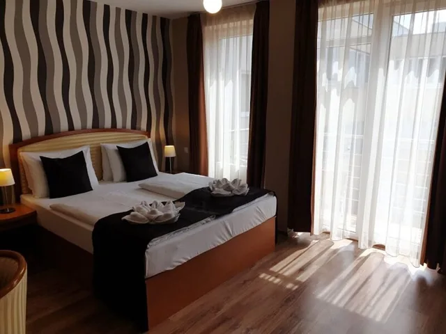 غرفة ديلوكس بسريرين منفصلين، Six Inn Hotel Budapest 1/3