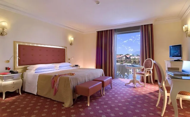 غرفة بسرير مزدوج أو سريرين منفصلين بشرفة، Hotel Terme All'alba 1/4