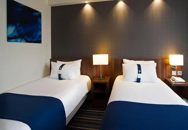 غرفة بسريرين منفصلين لذوي الإعاقة، Holiday Inn Express Lille Centre by IHG 2/3