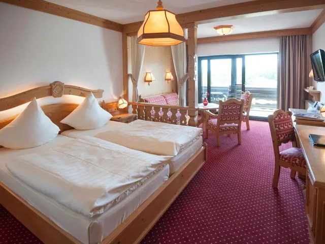 جناح جونيور، Victors Seehotel Weingartner 1/4