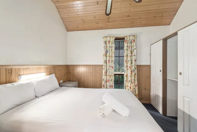 استوديو اقتصادي بسرير كوين، Coachhouse Marina Resort 2/6