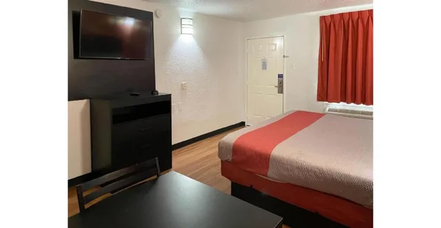 1 King Bed - Smoking, Micfridge, Studio6 Houston, TX - Brookhollow 5/9