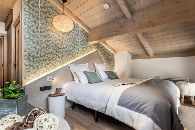 5 Bedrooms, Superior, Apartment, 6 Beds, 2 Queen Beds, Chalet Skadi By Village Montana 2/6