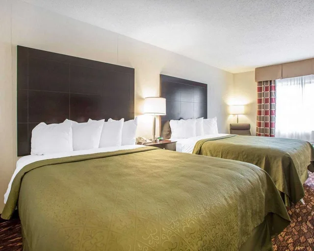 غرفة بسريرين كوين، Quality Inn St. Mary's, OH 2/2