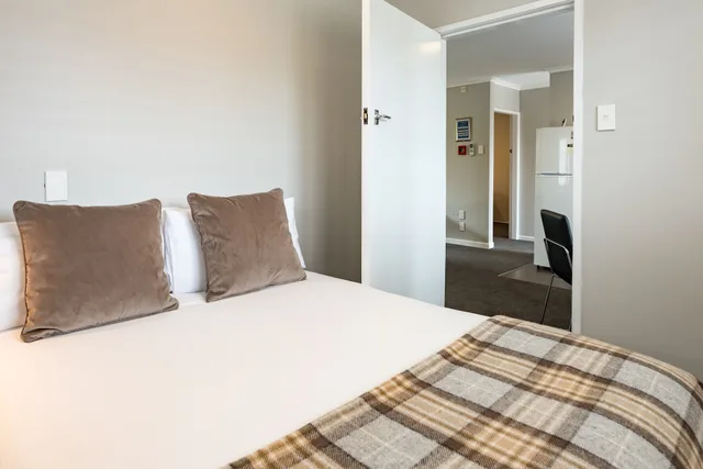 3 Bedrooms, Garden, Family, 1 Queen and 1 Single Bed، Suncourt Hotel 8/10