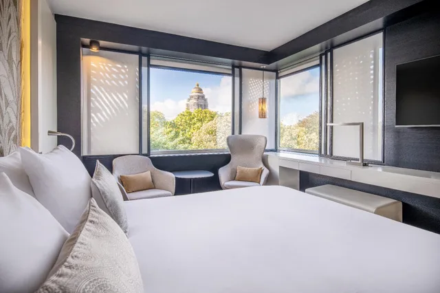 غرفة سوبيريور بسرير كينج بإطلالة على المدينة، The Hotel Ex Hilton Brussels 1/2