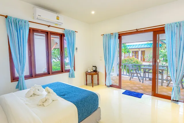 بنغل بسرير كوين، Sarocha Villa 7/10