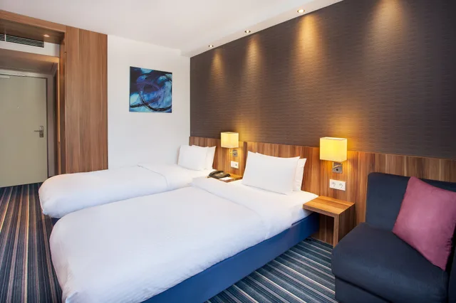 غرفة قياسية بسريرين منفصلين، Holiday Inn Express Augsburg 2/5