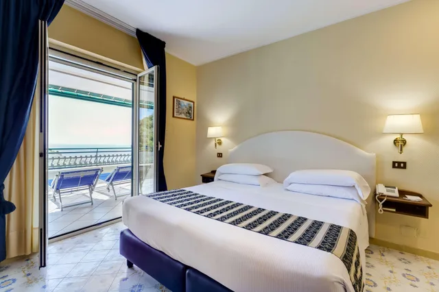 جناح جونيور بانورامي بسرير كوين بإطلالة على البحر بشرفة، Best Western Hotel La Solara 1/2