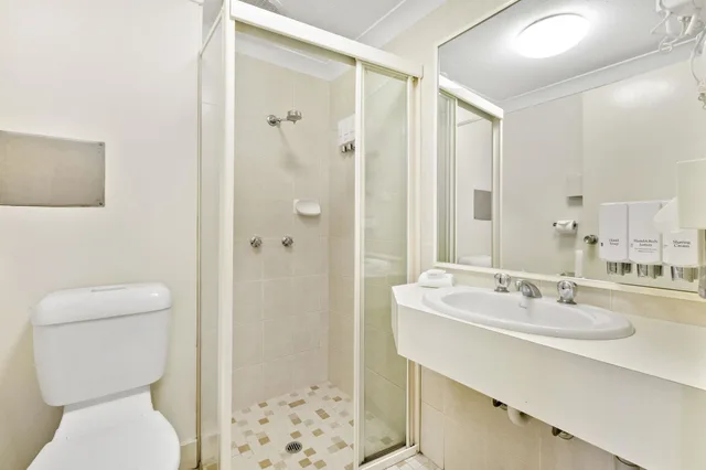 Standard, 1 Queen and 1 Single Bed, Comfort Inn Centrepoint 6/7