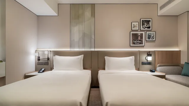 Holiday Inn Jinan Daming Lake By IHG، جينان 15/50