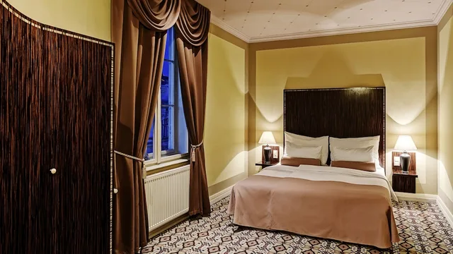 Superior, Double Bed, Grandezza Hotel Luxury Palace 1/3