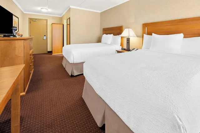 Standard, 2 Double Beds, Best Western Plus Norwester Hotel and Conference Centre 5/8