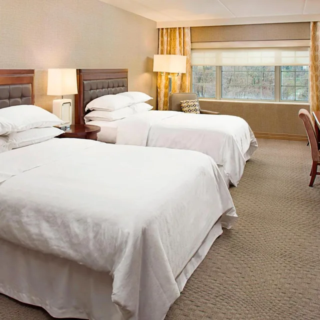 Guest Room, 2 Double Beds, Club Floor، Sheraton Rockville Hotel 1/1
