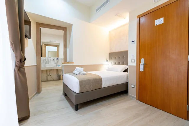 Deluxe, Single, Balcony, Hotel Maximus 4/8