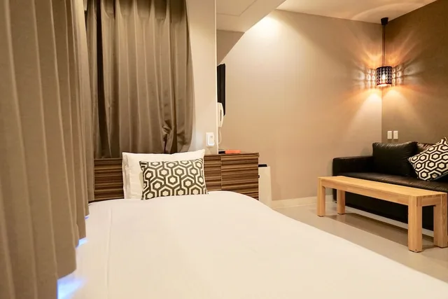 غرفة قياسية بسرير كوين وسرير فردي في المبنى الرئيسي، Hotel 88 Shinsaibashi 3/10