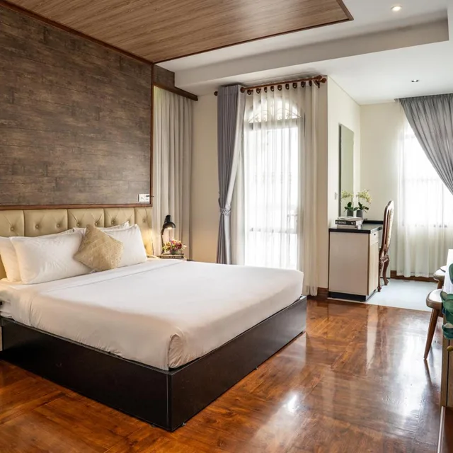 غرفة ديلوكس بسرير مزدوج بإطلالة على المدينة بشرفة، LCS Hotel & Apartment 1/10