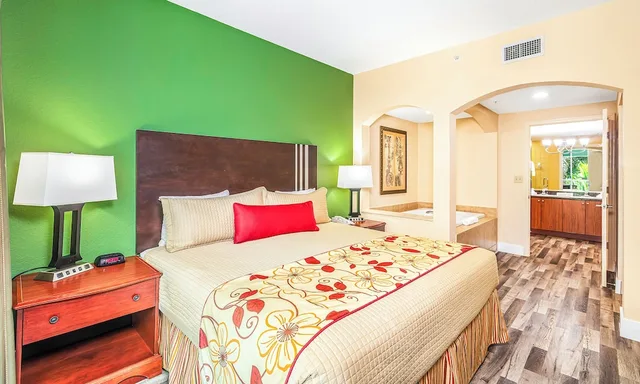 جناح ديلوكس بسرير كينج وسرير كوين بغرفتي نوم، Mizner Place At Weston Town Center 5/10
