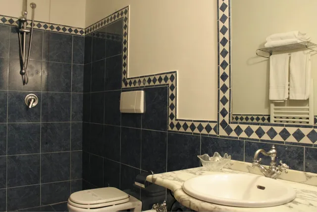 غرفة ثلاثية بثلاثة أسرّة، Hotel de La Ville 5/5