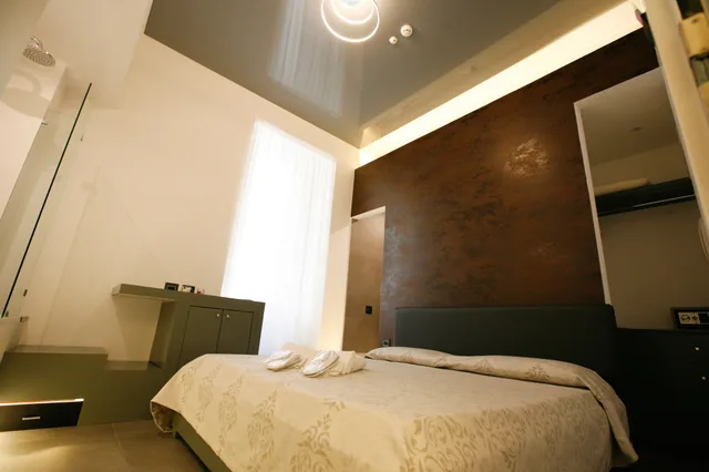 1 Bedroom, Comfort, Courtyard View, Bathtub, Relais Piazza del Plebiscito 2/10
