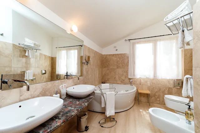 جناح كلاسيكي بإطلالة على المسبح مع سرير إضافي، Alberi del Paradiso Hotel 7/7