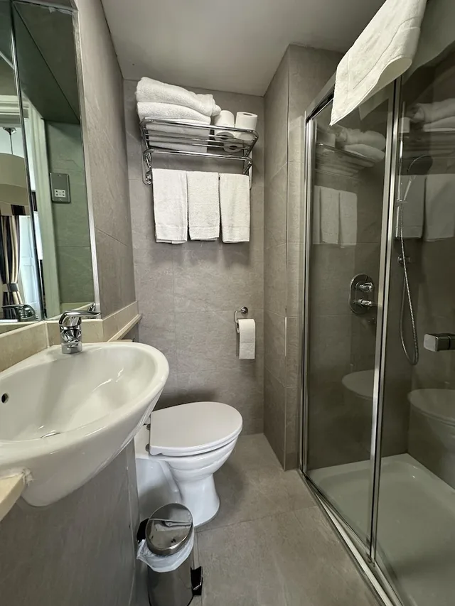 غرفة قياسية ثلاثية بسرير مزدوج مع أريكة، Hotel Cavendish 6/8