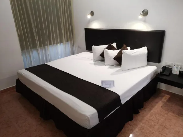 Executive, Double Bed, Hotel Maya Yucatan by Cartas a Frida 1/4