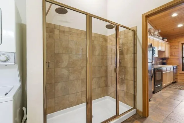 كابينة غراند بسريرين كينج بشرفة بـ4 غرف نوم مع أريكة، Cabins At Grand Mountain By Thousand Hills Resort 7/7