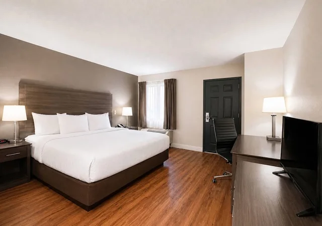 Efficiency, King Bed، Quality Inn Augusta West Near Fort Gordon 1/3
