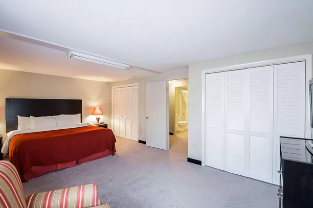 Efficiency, Suite, King Bed, Quality Inn near Potomac Mills 3/4