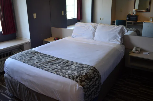 جناح بسرير كوين لذوي الإعاقة، Microtel Inn &amp; Suites by Wyndham Union City/Atlanta Airport 5/8