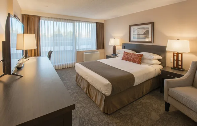 غرفة تقليدية بسرير كوين، Embassy Inn 3/10