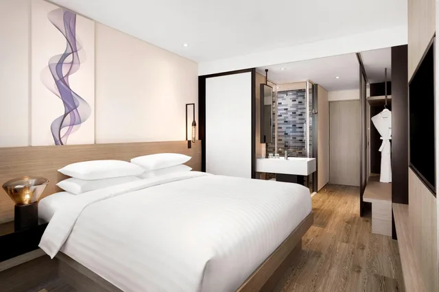 Room, King Bed, City View, Fairfield By Marriott Busan 1/4