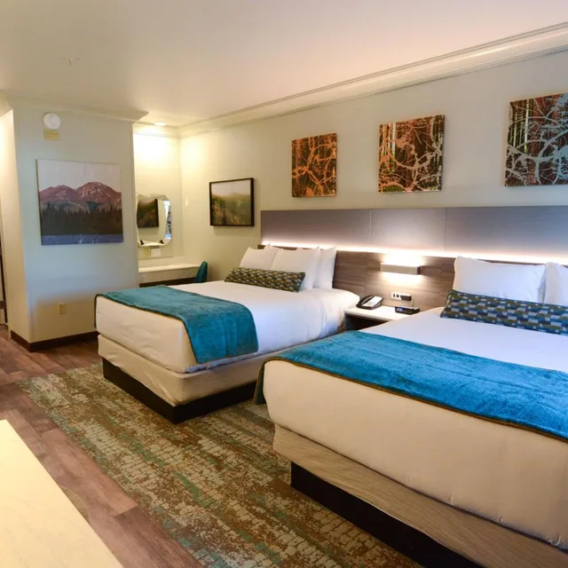 Room, Queen Bed, Balcony, Blue Lake Casino Hotel 2/10