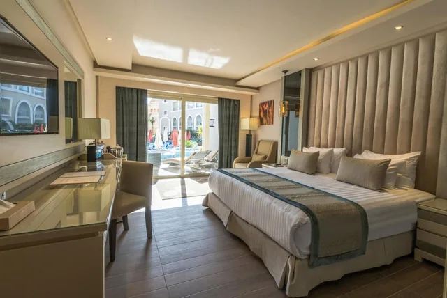 غرفة ديلوكس بسرير مزدوج بإطلالة على المسبح، KaiSol Romance Resort Sahl Hasheesh Adults Only 16+ 2/3