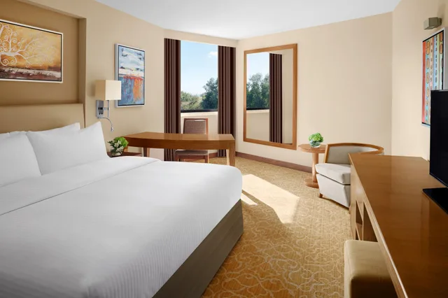 غرفة بسرير مزدوج للمدخنين، فندق انتركونتيننتال بالجبيل(Intercontinental Al Jubail) 1/2