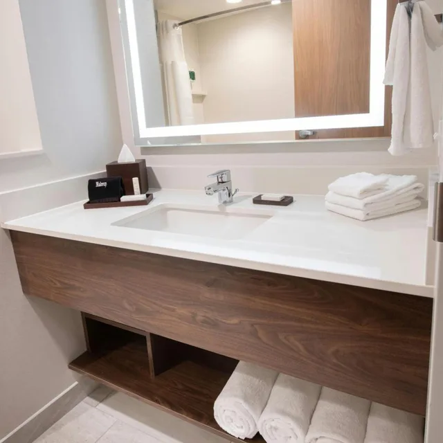 Guest Room, King Bed, Fairfield By Marriott Edmonton International Airport 8/14