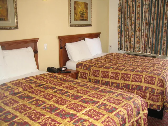 غرفة بسريرين مزدوجين، Tower Motel Long Beach 3/10