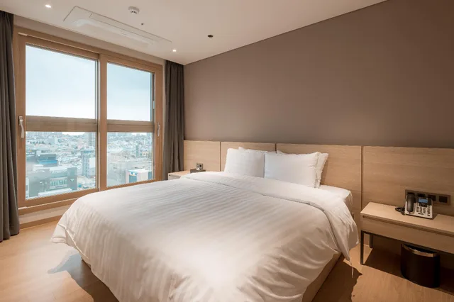3 Rooms, Premier, Suite، Chestertons Sokcho 1/1