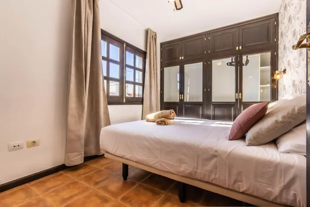 جناح جونيور، Ecolife Hotel 7/10
