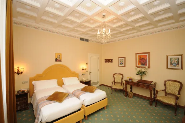 غرفة مفردة بسريرين منفصلين، Grand Hotel Excelsior 2/3