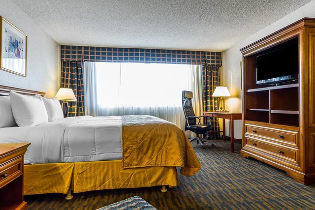 غرفة بسرير مزدوج لذوي الإعاقة، Clarion Hotel Concord/Walnut Creek 1/3