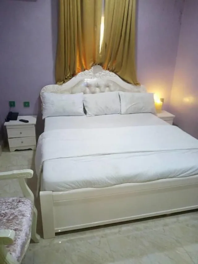جناح تنفيذي بسرير كينج مع أريكة، Afri Hotel 1/3