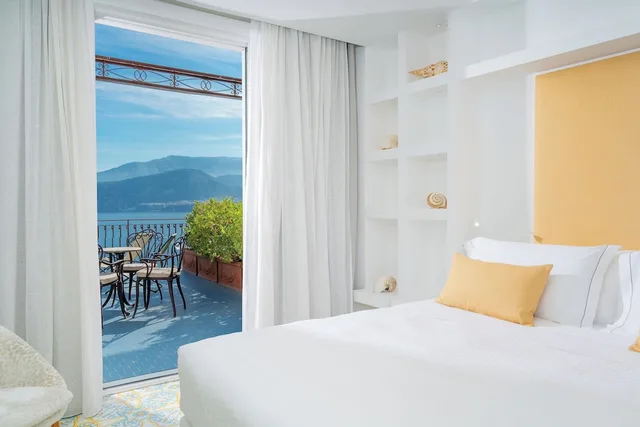 غرفة ديلوكس بسريرين منفصلين بإطلالة على البحر بشرفة، Hotel Belair 1/9